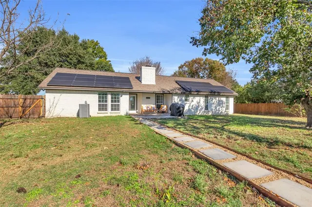 $420,000 | 803 Rachelle Drive, Red Oak, TX 75154