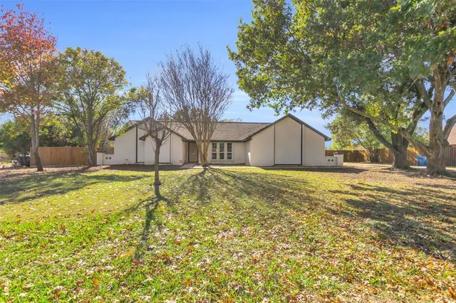 $420,000 | 803 Rachelle Drive, Red Oak, TX 75154