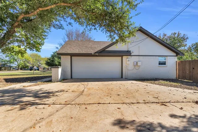 $420,000 | 803 Rachelle Drive, Red Oak, TX 75154