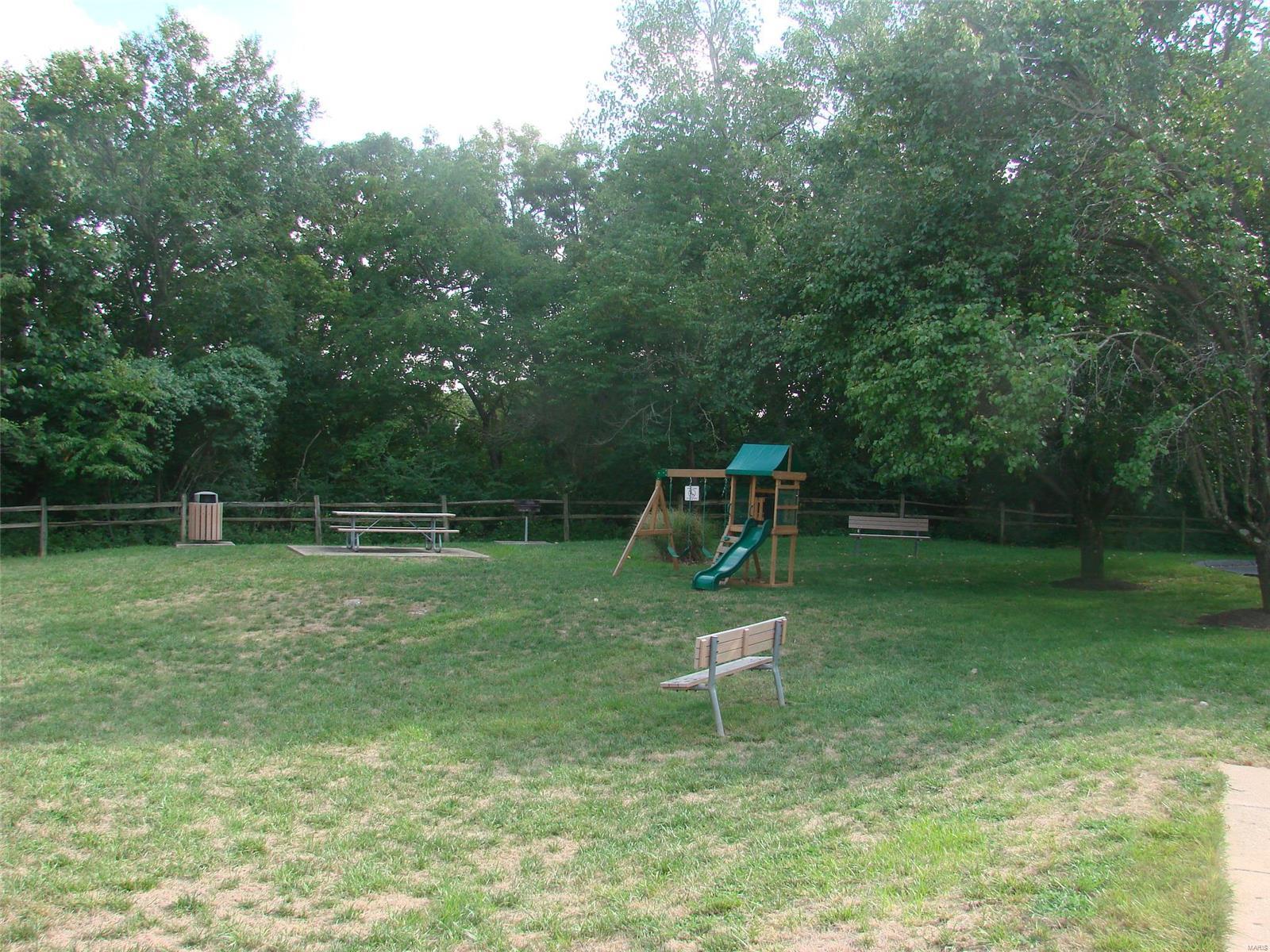 749 Ridgeside Drive, Unit J Ballwin, MO 63021 - Photo 6 of 7