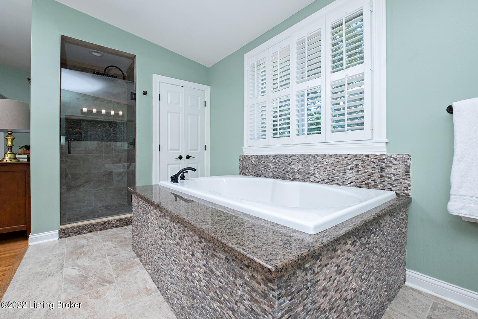 4310 Alton Road Louisville, KY 40207 - Photo 40 of 66 0051