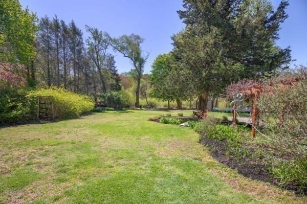 4 Cushing Street Hingham, MA 02043 - Photo 32 of 42