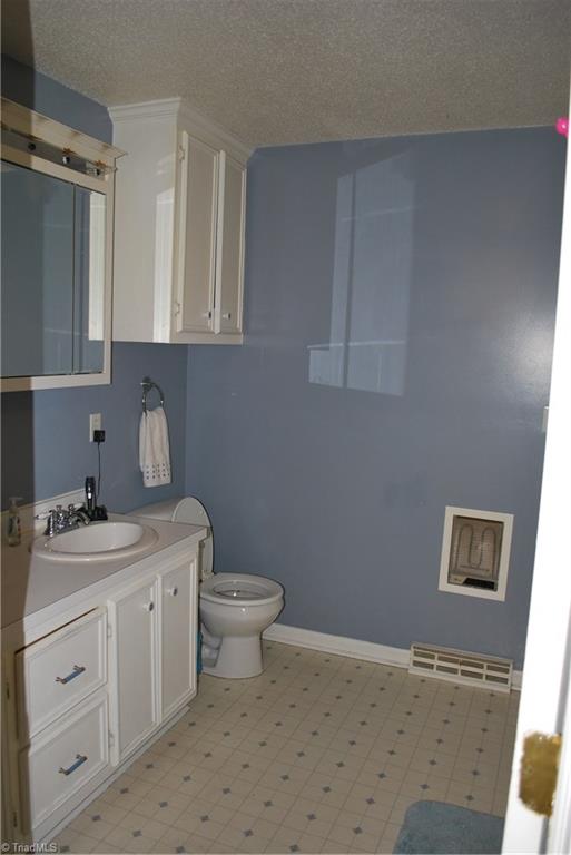 2720 E Road Walnut Cove, NC 27052 - Photo 14 of 30 Gallery Image 14