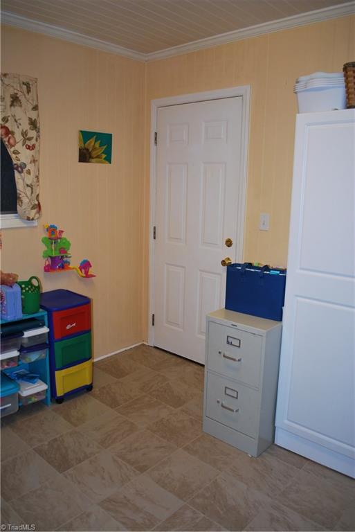 2720 E Road Walnut Cove, NC 27052 - Photo 9 of 30 Gallery Image 9