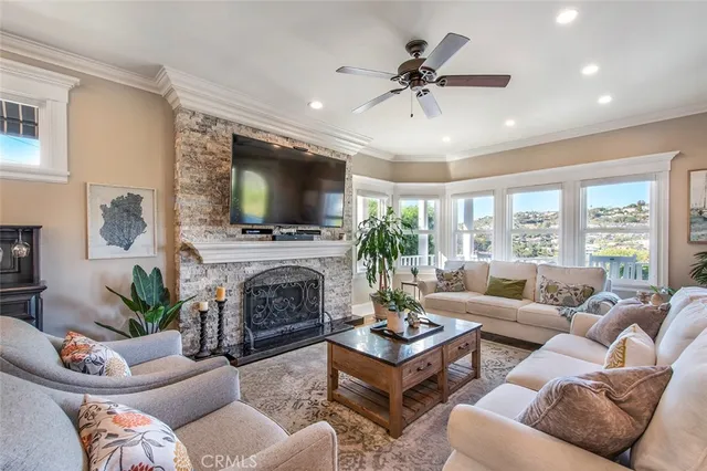 $3,590,000 | 1025 Van Dyke Drive, Laguna Beach, CA 92651