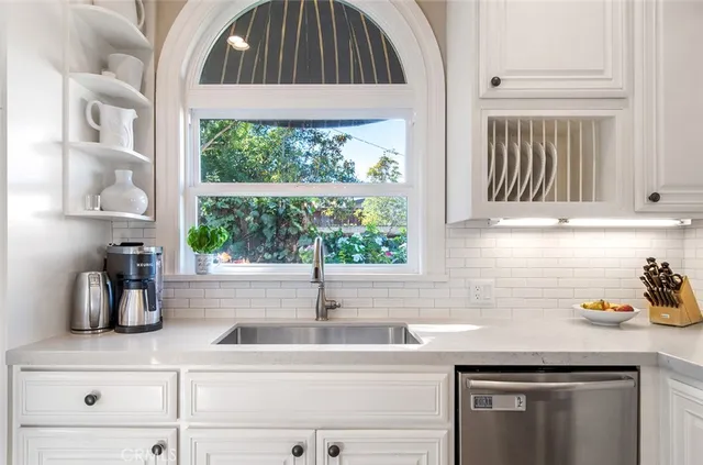 $3,590,000 | 1025 Van Dyke Drive, Laguna Beach, CA 92651