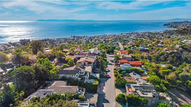 $3,590,000 | 1025 Van Dyke Drive, Laguna Beach, CA 92651
