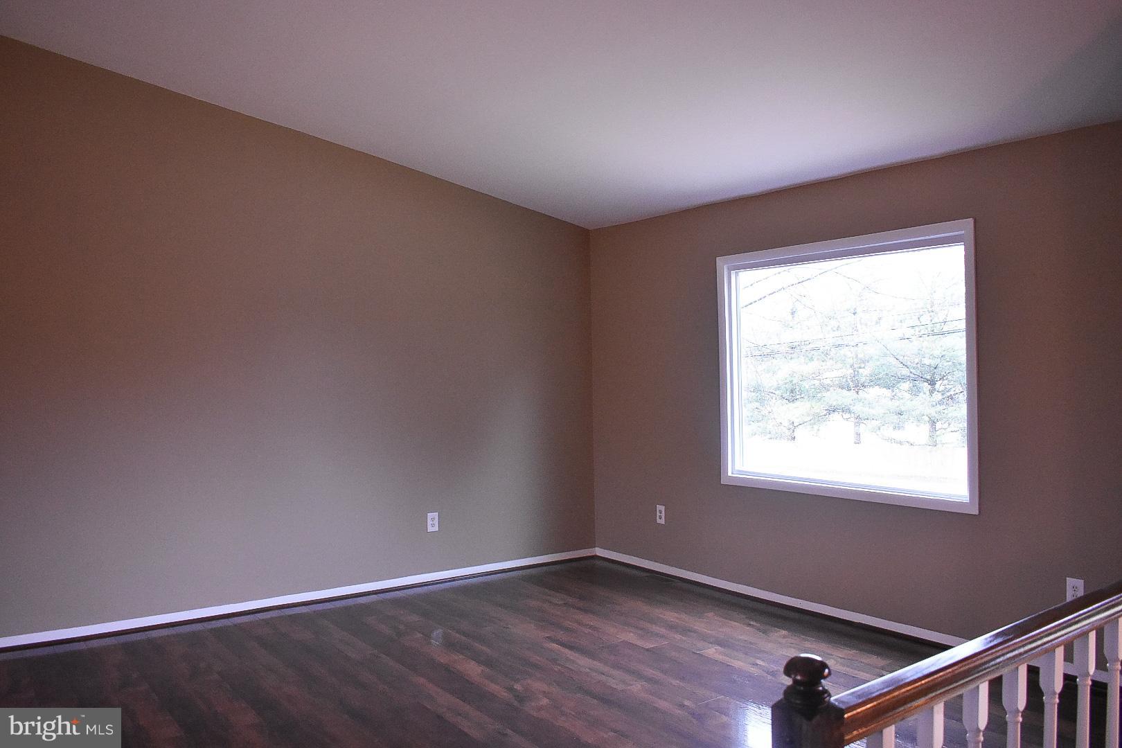 828 Uniontown Road Westminster, MD 21158 - Photo 15 of 28 Living Room
