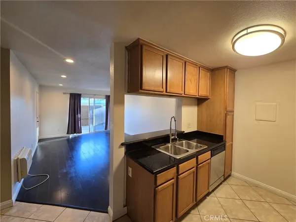 $1,345 | 1345 Cabrillo Park Drive, Unit E01, Santa Ana, CA 92701