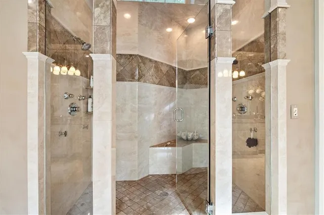 $3,989,000 | 6006 West Shore Court, Parkville, MO 64152