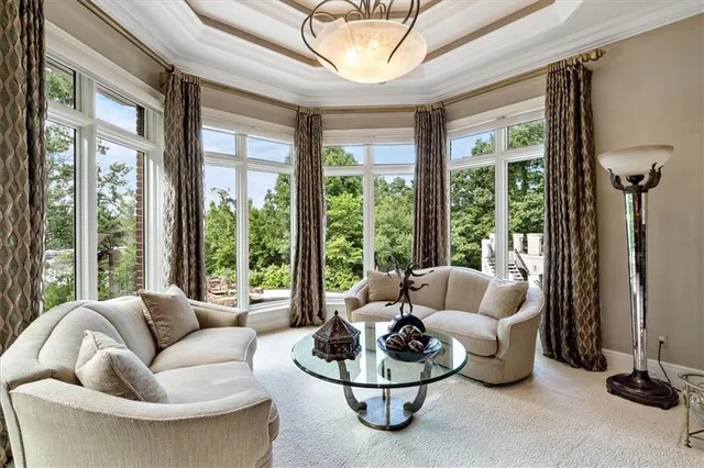 $3,989,000 | 6006 West Shore Court, Parkville, MO 64152