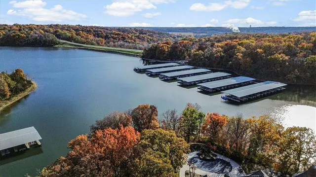 $3,989,000 | 6006 West Shore Court, Parkville, MO 64152