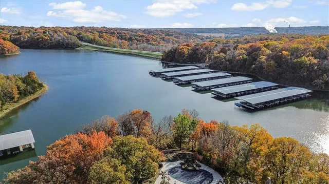 $3,989,000 | 6006 West Shore Court, Parkville, MO 64152