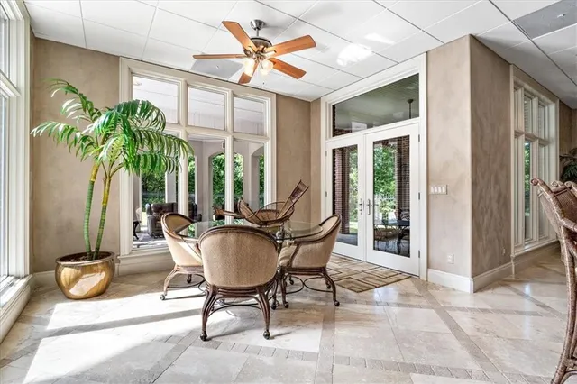 $3,989,000 | 6006 West Shore Court, Parkville, MO 64152