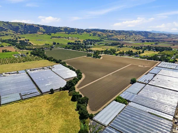 $2,080,000 | 3115 B Leavesley Road, Gilroy, CA 95020
