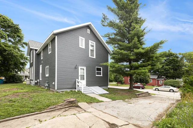 $320,000 | 361 5th Street, Manistee, MI 49660