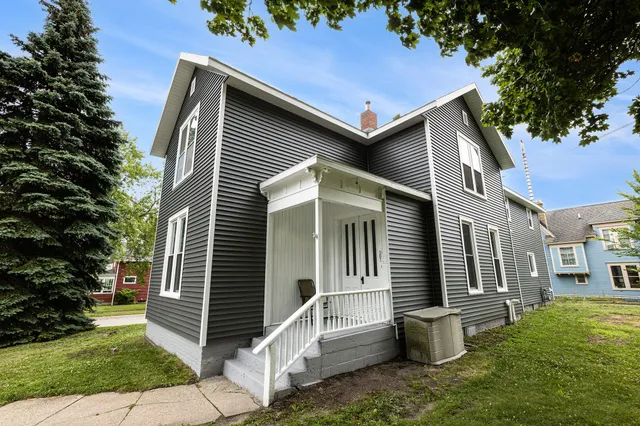 $320,000 | 361 5th Street, Manistee, MI 49660