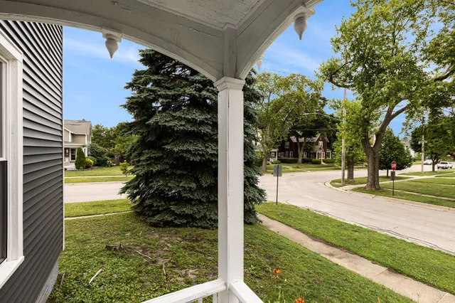 $320,000 | 361 5th Street, Manistee, MI 49660