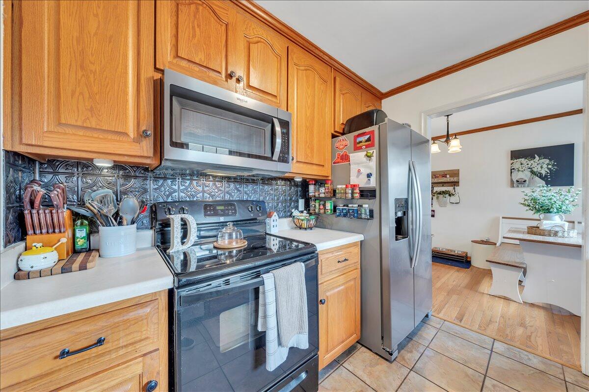 3077 Woodway Road Roanoke, VA 24014 - Photo 14 of 39 Cooking Area
