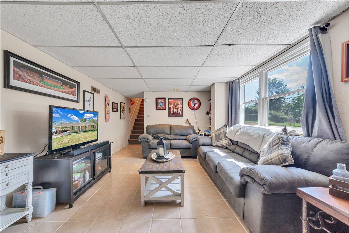 3077 Woodway Road Roanoke, VA 24014 - Photo 24 of 39 Rec Room