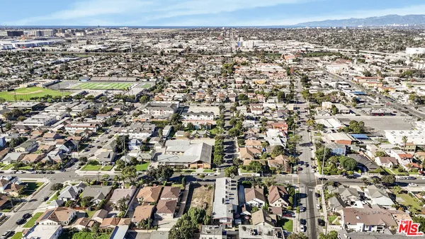$2,795,000 | 310 South Eucalyptus Avenue, Inglewood, CA 90301