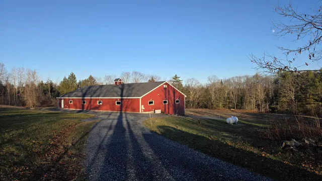 $799,999 | 602 Hussey Hill Road, Vassalboro, ME 04989