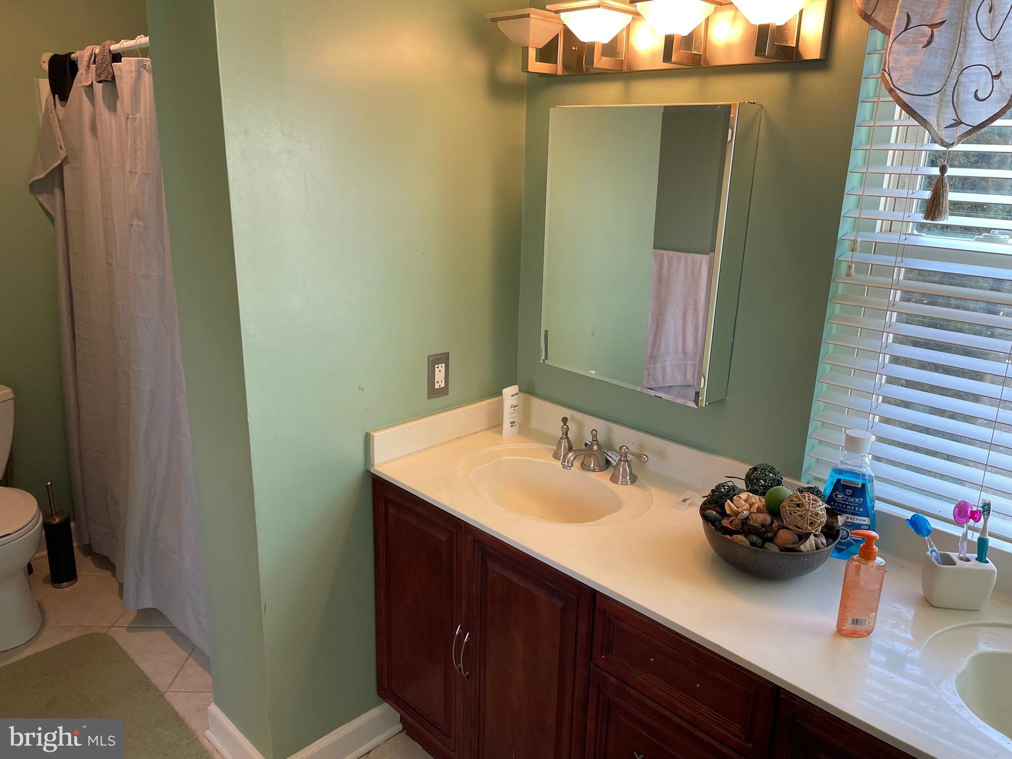 11005 Rennard Street Philadelphia, PA 19116 - Photo 19 of 25 Gallery Image 19
