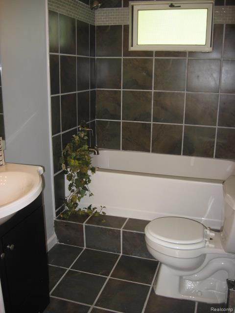 7117 Davison Road Davison, MI 48423 - Photo 20 of 37 IMG_5385.jpg
