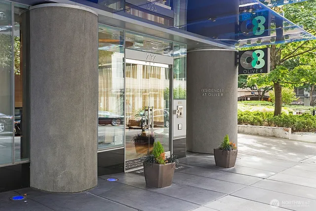 $610,000 | 737 Olive Way, Unit 2709, Seattle, WA 98101