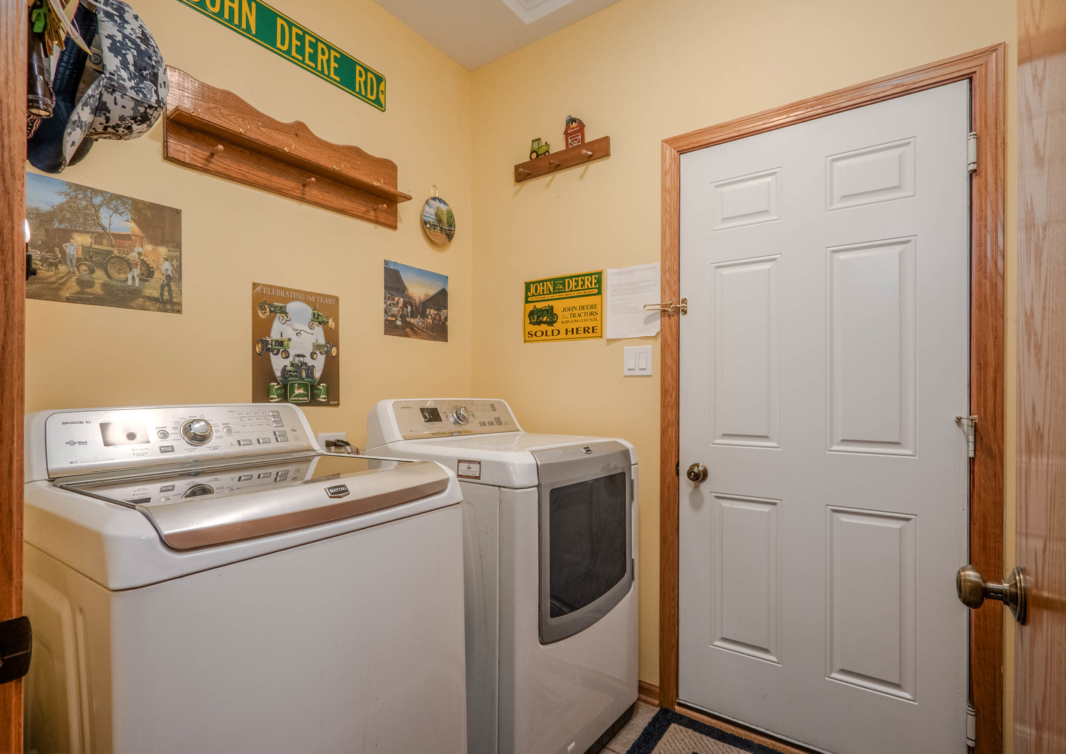 18808 Foxglove Lane Mokena, IL 60448 - Photo 16 of 26 a utility room with dryer and washer