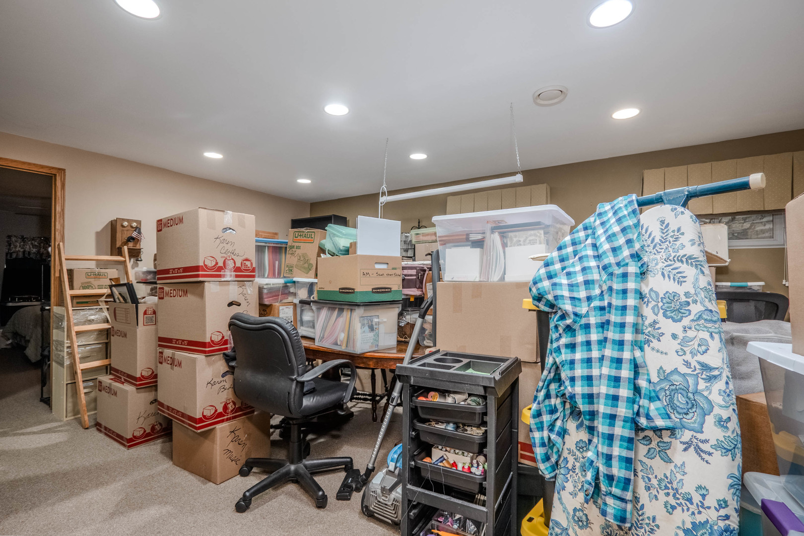 18808 Foxglove Lane Mokena, IL 60448 - Photo 18 of 26 a view of a workspace with furniture