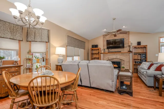 $400,000 | 18808 Foxglove Lane, Mokena, IL 60448