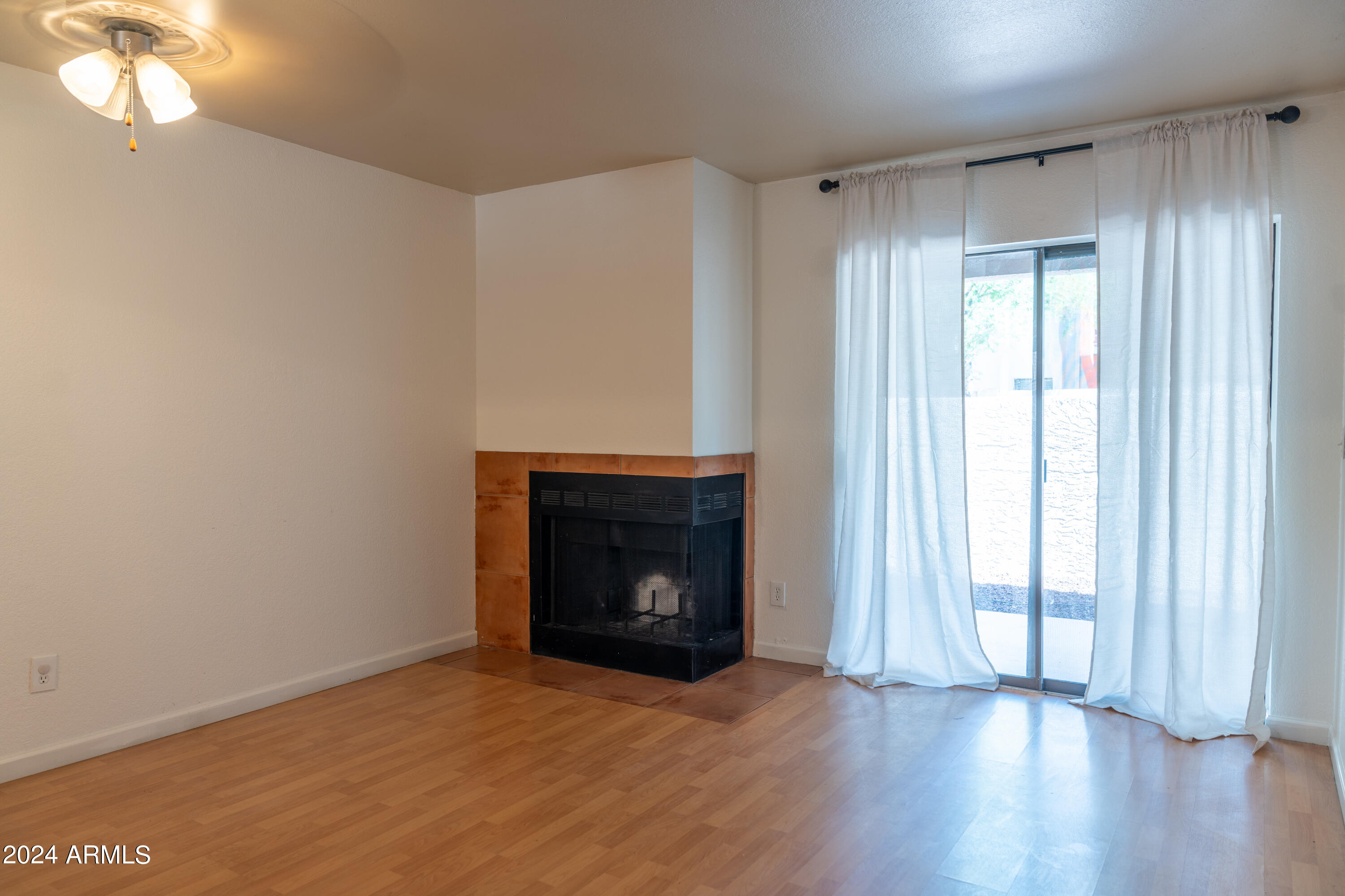 1065 West 1st Street, Unit 114 Tempe, AZ 85281 - Photo 3 of 25 DSC09167-HDR