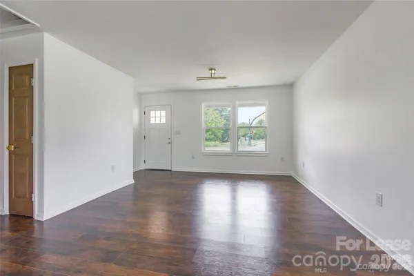 $1,800 | 303 Cabarrus Avenue West, Concord, NC 28025