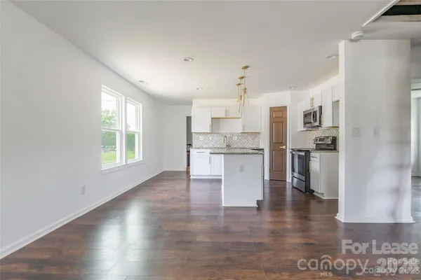 $1,800 | 303 Cabarrus Avenue West, Concord, NC 28025