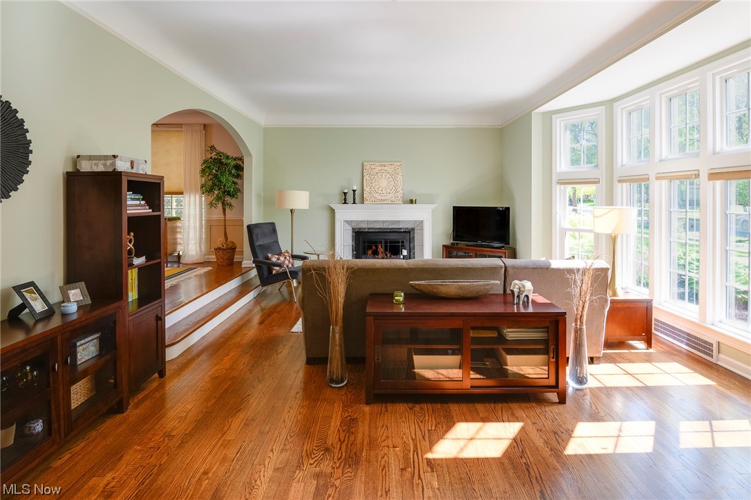 2388 Glendon Road Cleveland, OH 44118 - Photo 4 of 26 Gallery Image 4