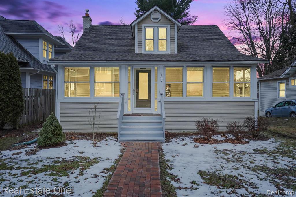 907 West 3rd Street Rochester, MI 48307 - Photo 1 of 36