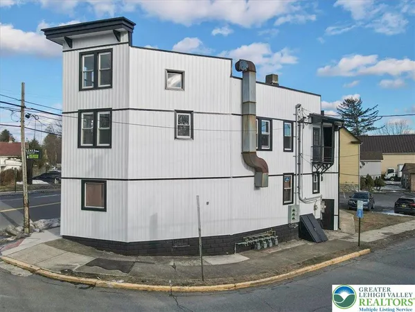 $1,200 | 147 North 9th Street, Unit 1, Stroudsburg, PA 18360