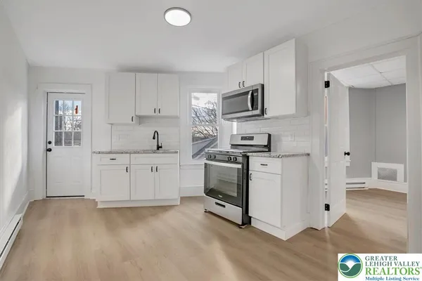 $1,200 | 147 North 9th Street, Unit 1, Stroudsburg, PA 18360