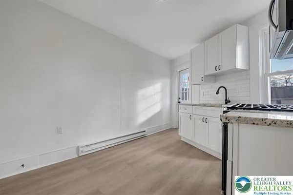 $1,200 | 147 North 9th Street, Unit 1, Stroudsburg, PA 18360
