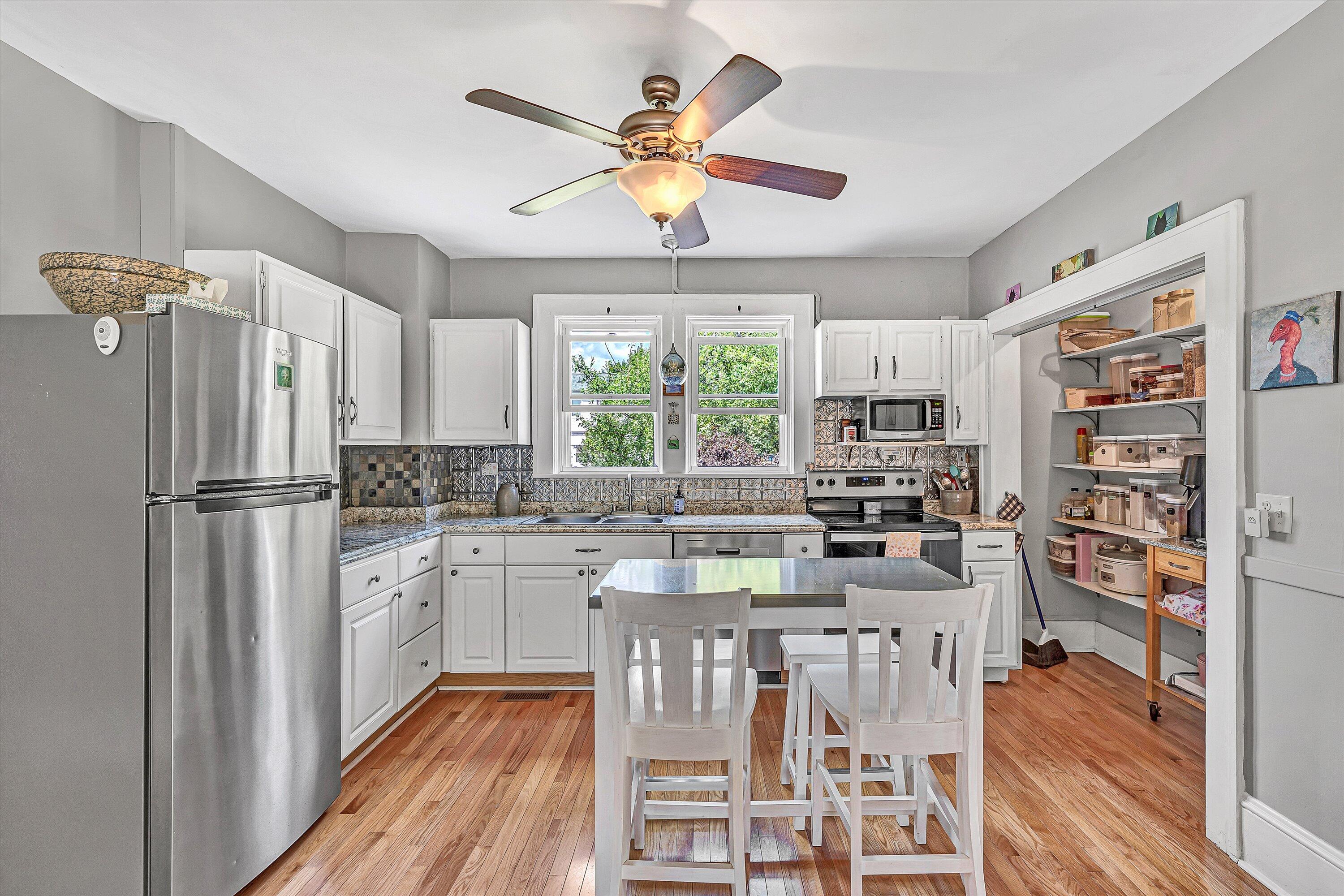 2416 Lofton Road Southwest Roanoke, VA 24015 - Photo 15 of 54 18-DSC06757