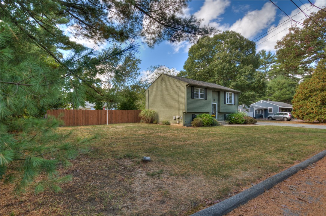 14 Alexandre Road Coventry, RI 02816 - Photo 2 of 32 Gallery Image 2