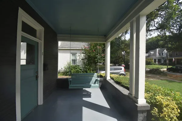 $975 | 2150 Monroe Avenue, Unit 1, Memphis, TN 38104