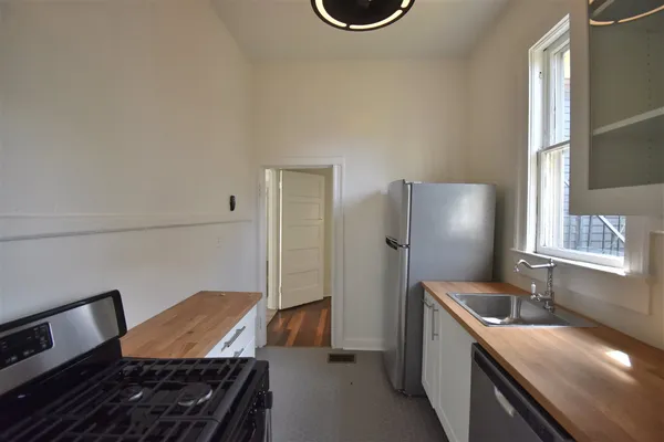 $975 | 2150 Monroe Avenue, Unit 1, Memphis, TN 38104