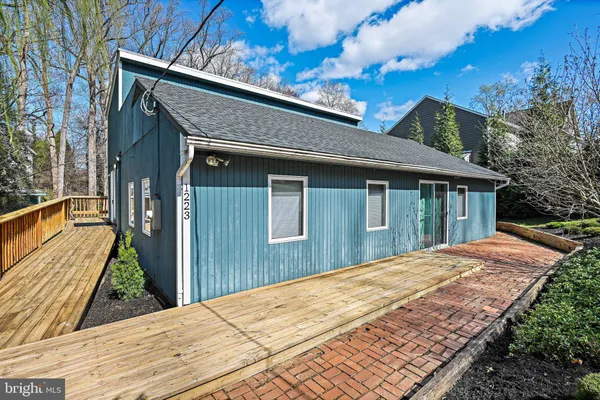 $1,399,000 | 1223 Providence Terrace, McLean, VA 22101