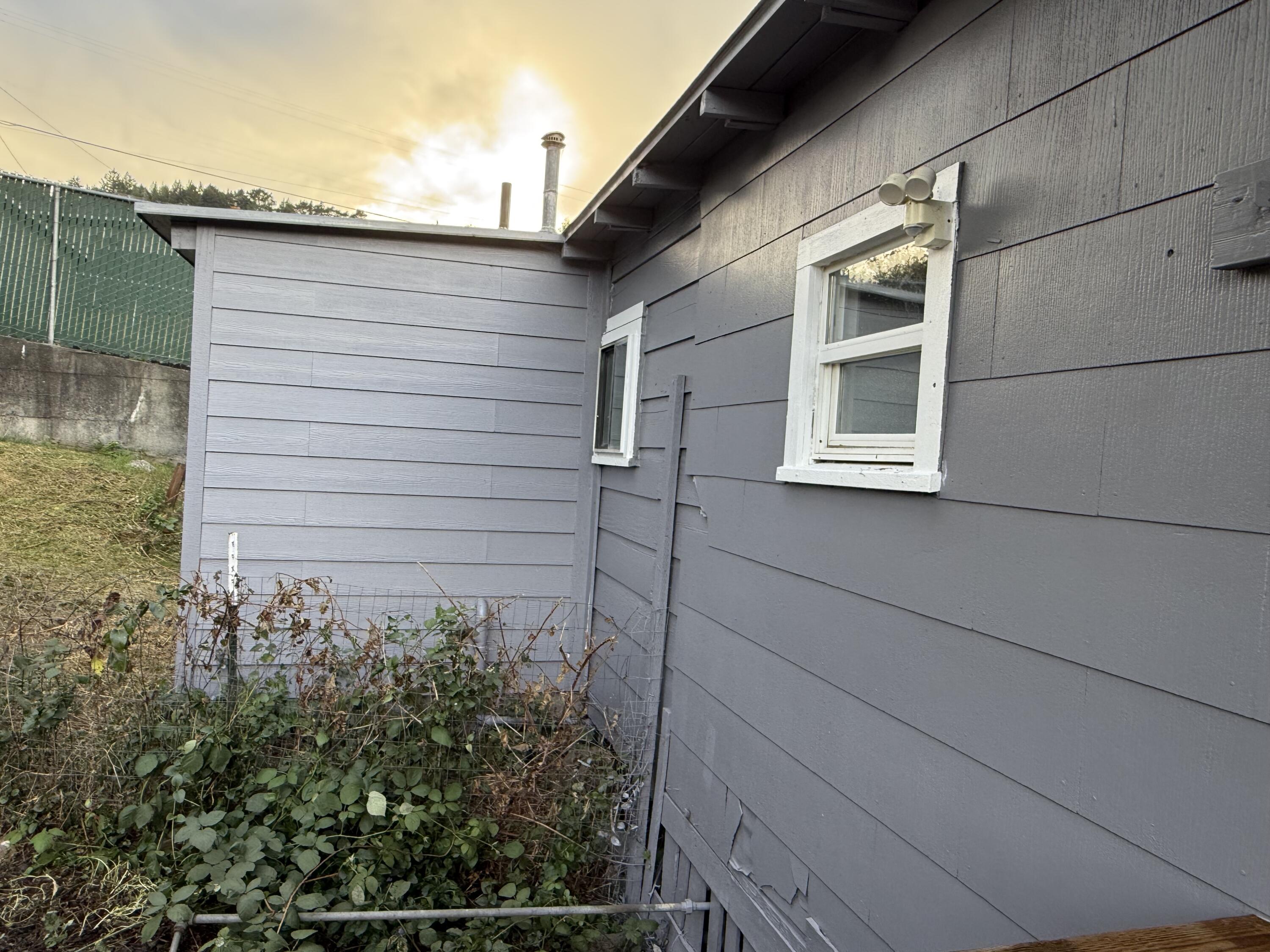 149 Ash Street Rio Dell, CA 95562 - Photo 8 of 9