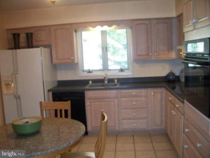 7425 Old Washington Road Woodbine, MD 21797 - Photo 2 of 20 Kitchen