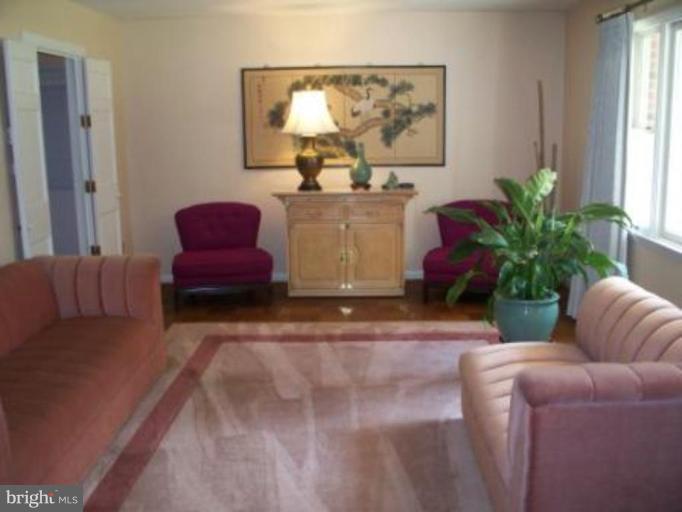 7425 Old Washington Road Woodbine, MD 21797 - Photo 6 of 20 Living Room
