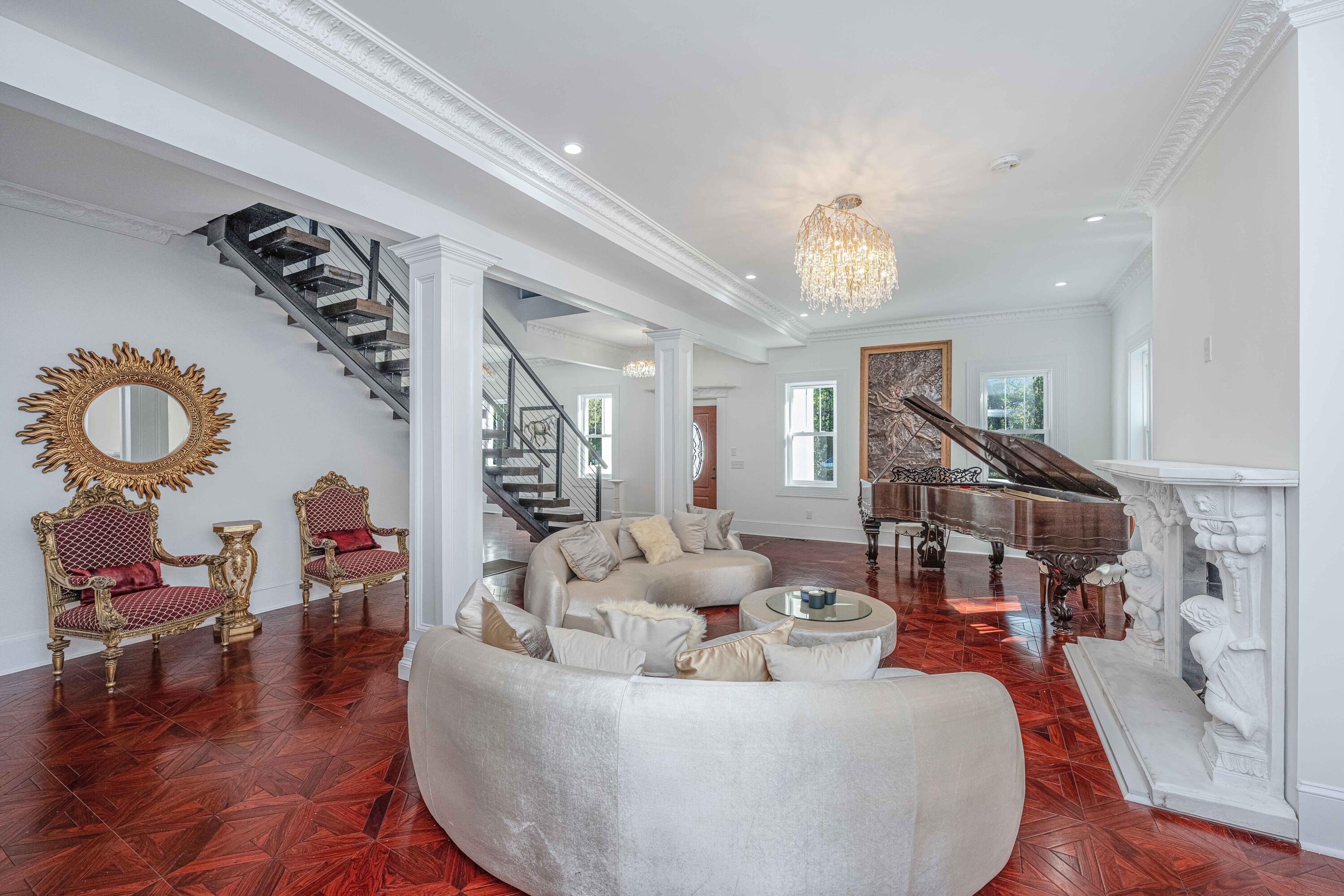 2287 Ashley River Road Charleston, SC 29414 - Photo 18 of 53 Living Room
