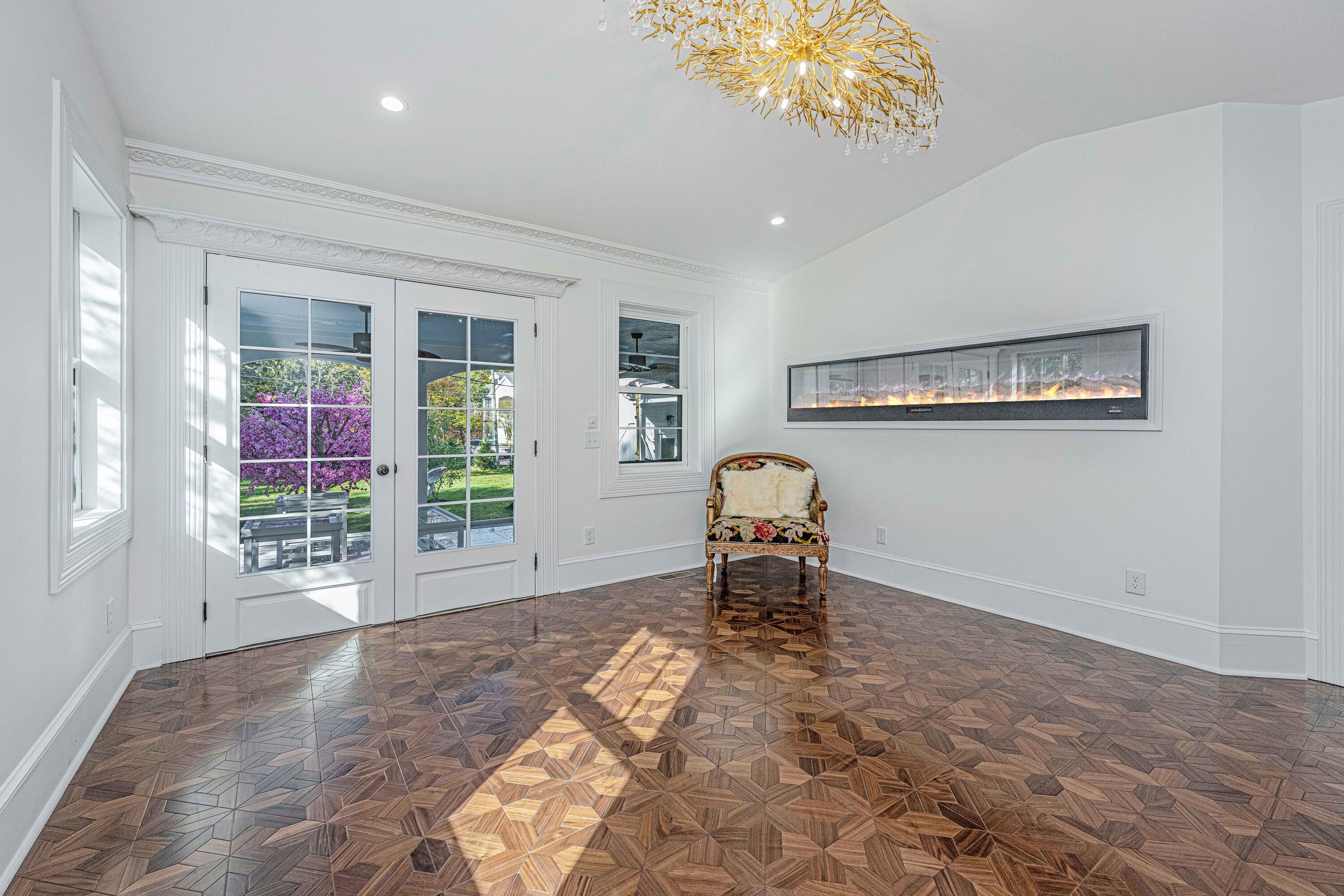 2287 Ashley River Road Charleston, SC 29414 - Photo 29 of 53 Downstairs Owner's Suite